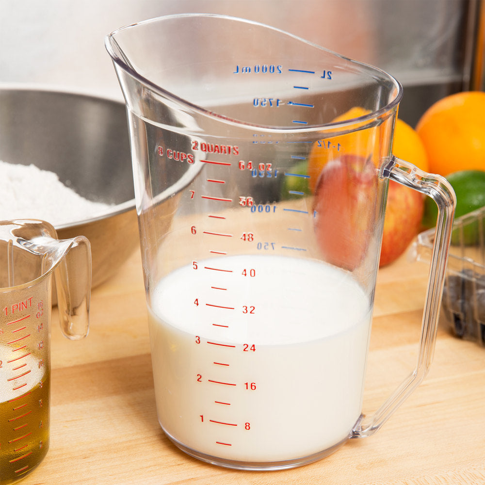 Cambro  Camwear 2 Qt. Clear Polycarbonate Measuring Cup