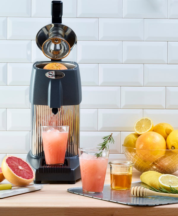 Citrus juicer with lever 10