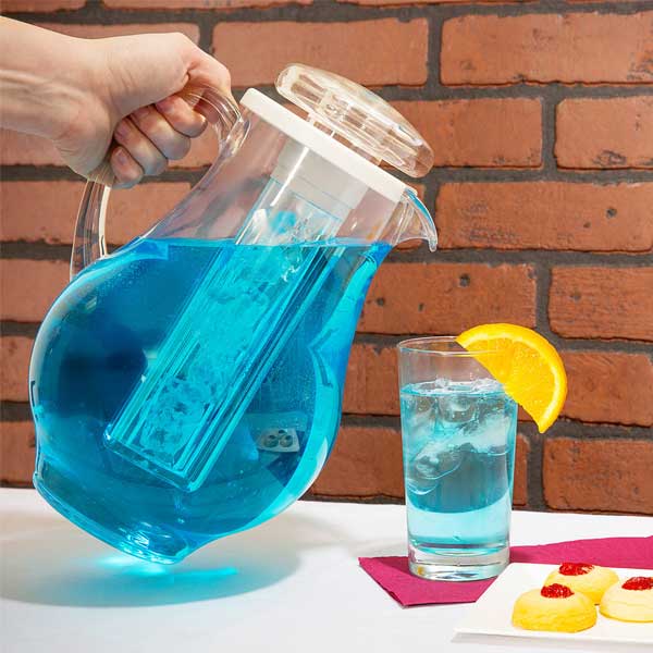 3 Qt. Polycarbonate Pitcher with Ice Core / Tablecraft