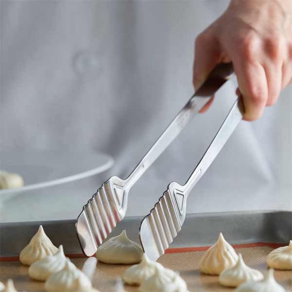 Stainless Steel 9" Flat Serving Tongs / Tablecraft