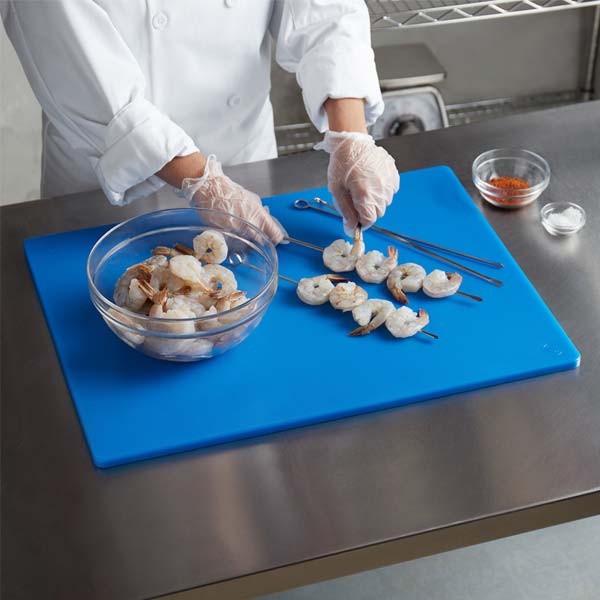 12" x 18" x 1/2" Blue Cutting Board / Winco