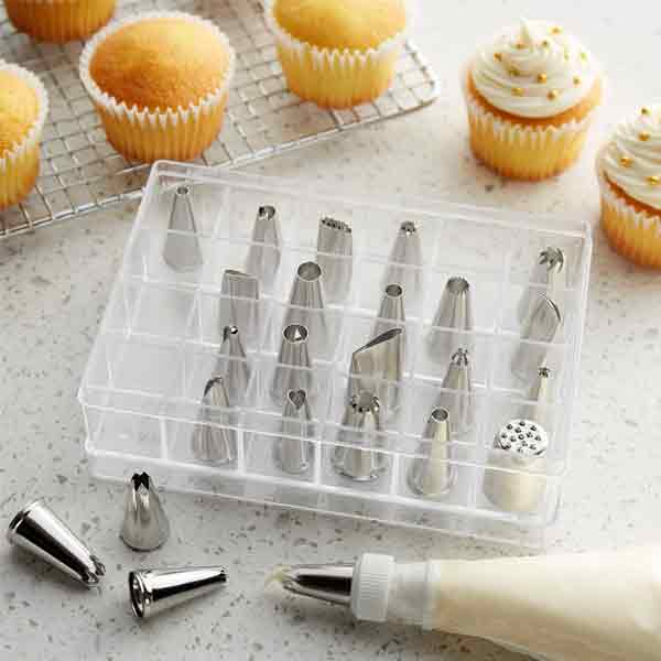 24 Piece Stainless Steel Pastry Tube Decorating Set / Winco
