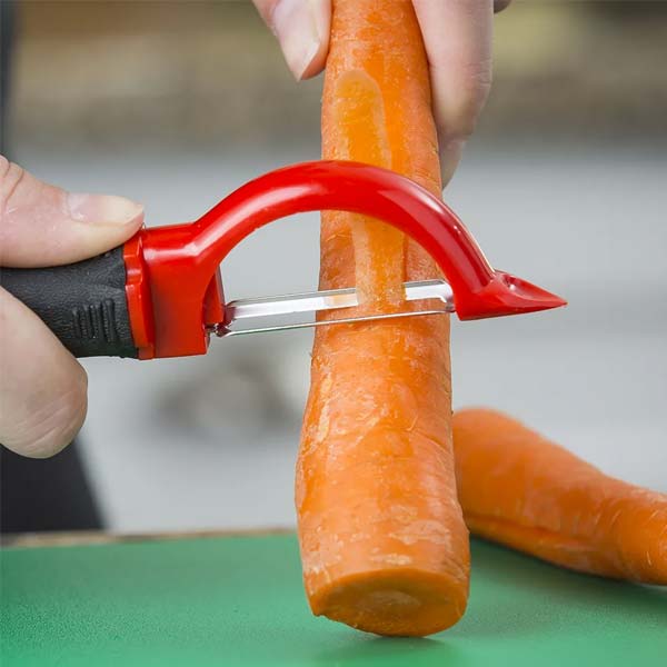 7.125" x .75" x 1" Stainless Steel Firm Grip Straight Peeler / Tablecraft