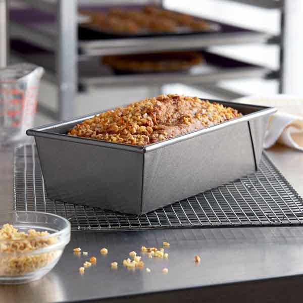 Non Stick Steel 1 1/2 lb. Heavy Duty Loaf Pan / Winco