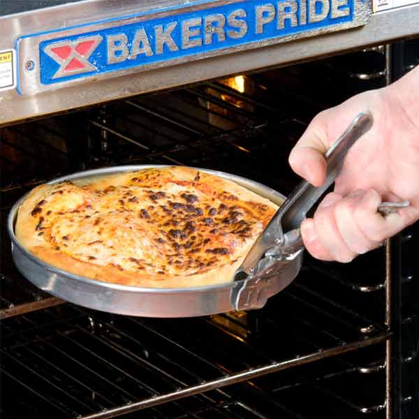 Shallow Pizza Pan Gripper / Winco