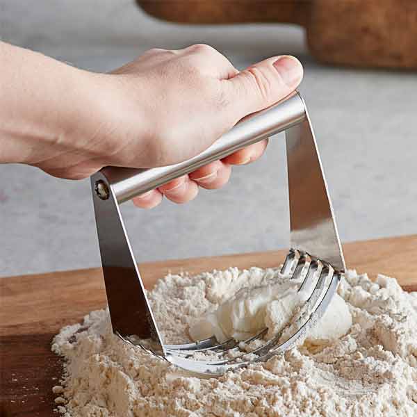 Stainless Steel Pastry Blender with 5 Blades / Winco