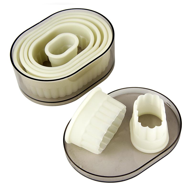 SET OF PASTRY CUTTERS "OVAL, SERRTAED" 7 PIECES