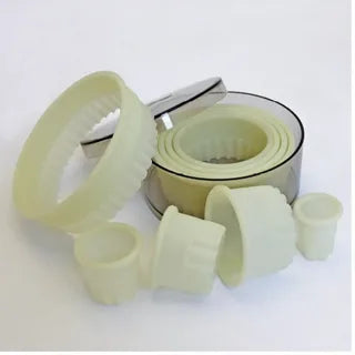 SET OF PASTRY CUTTERS "ROUND, SERRATED" 9 PIECES