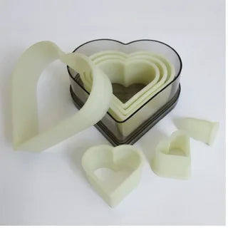 SET OF PASTRY CUTTERS "HEART, PLAIN" 7 PIECES