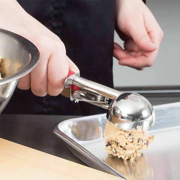 1.75 oz Stainless Steel Thumb Press Disher / Tablecraft