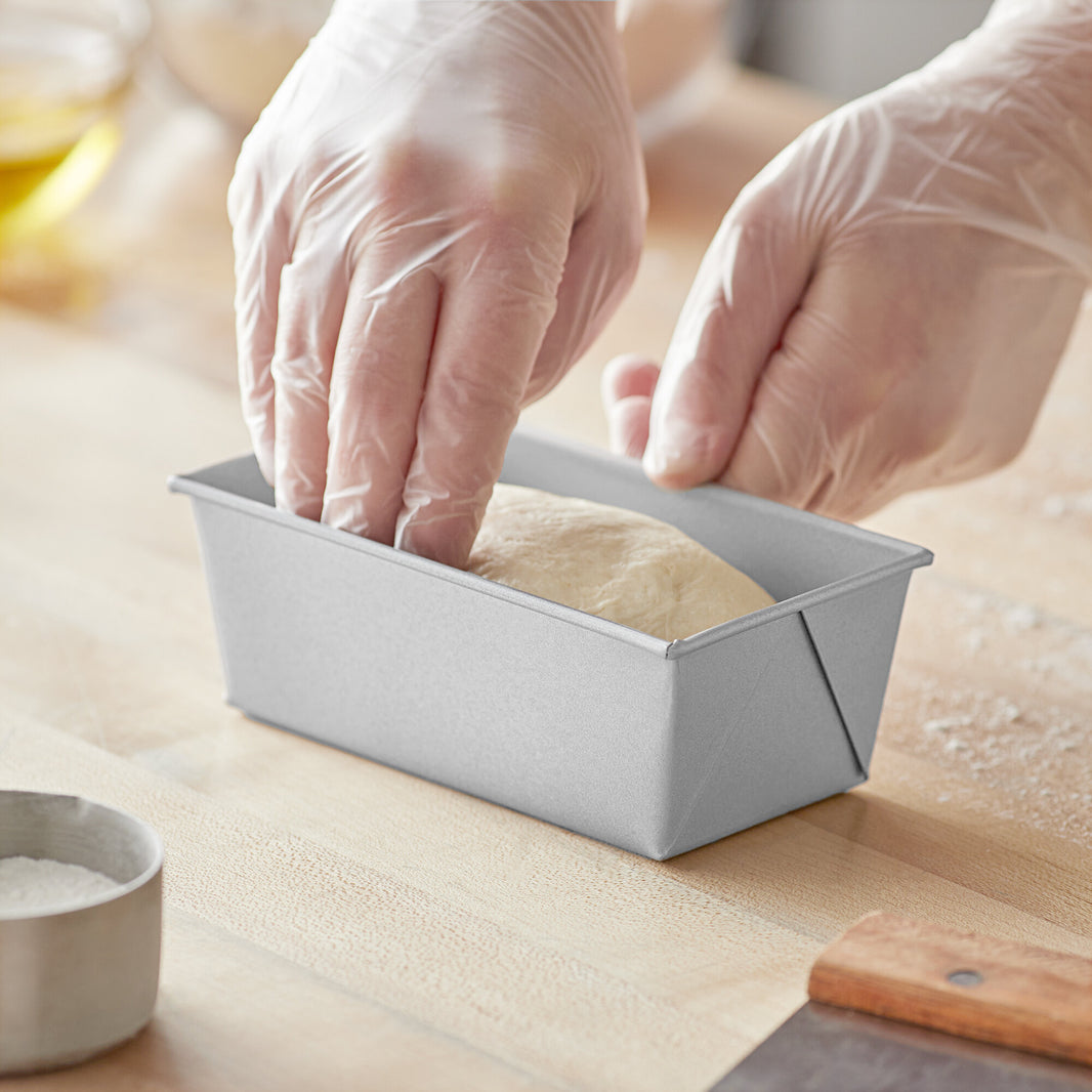 Aluminized Steel Loaf Pans with Silicone Glaze - Winco